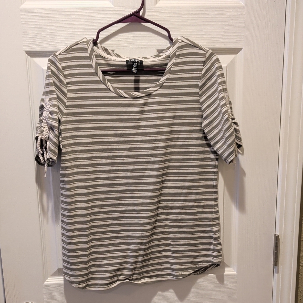 **Jones New York Taupe Striped Short Sleeve Top